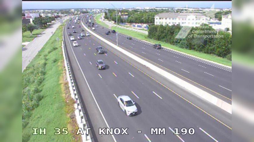 Traffic Cam New Braunfels › South: IH 35 at Knox (MM 190)