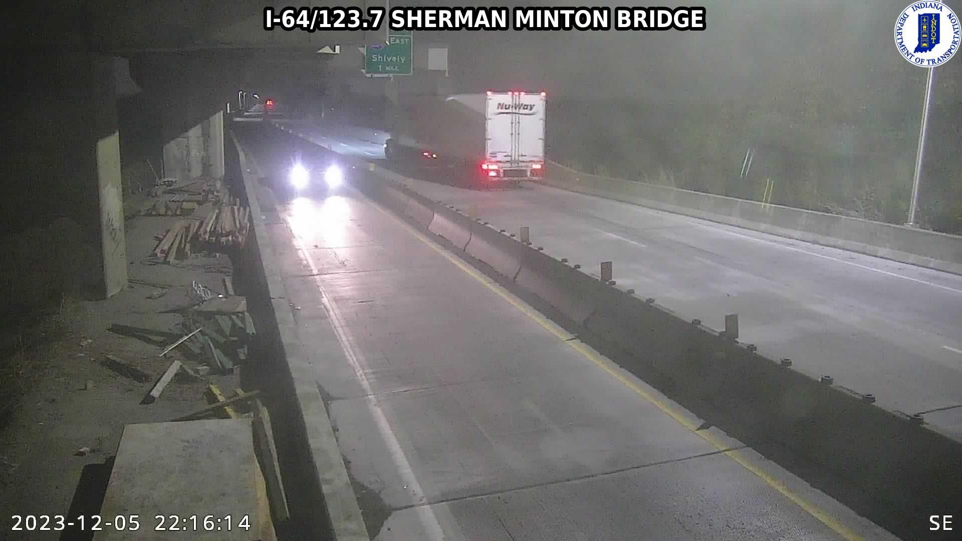 Traffic Cam New Albany: I-64: I-64/123.7 SHERMAN MINTON BRIDGE