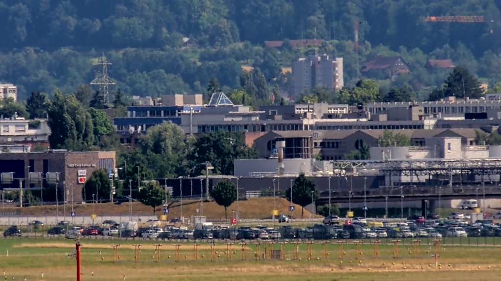 Kloten: Dock E Midfield