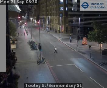 Traffic Cam London: Tooley St/Bermondsey St