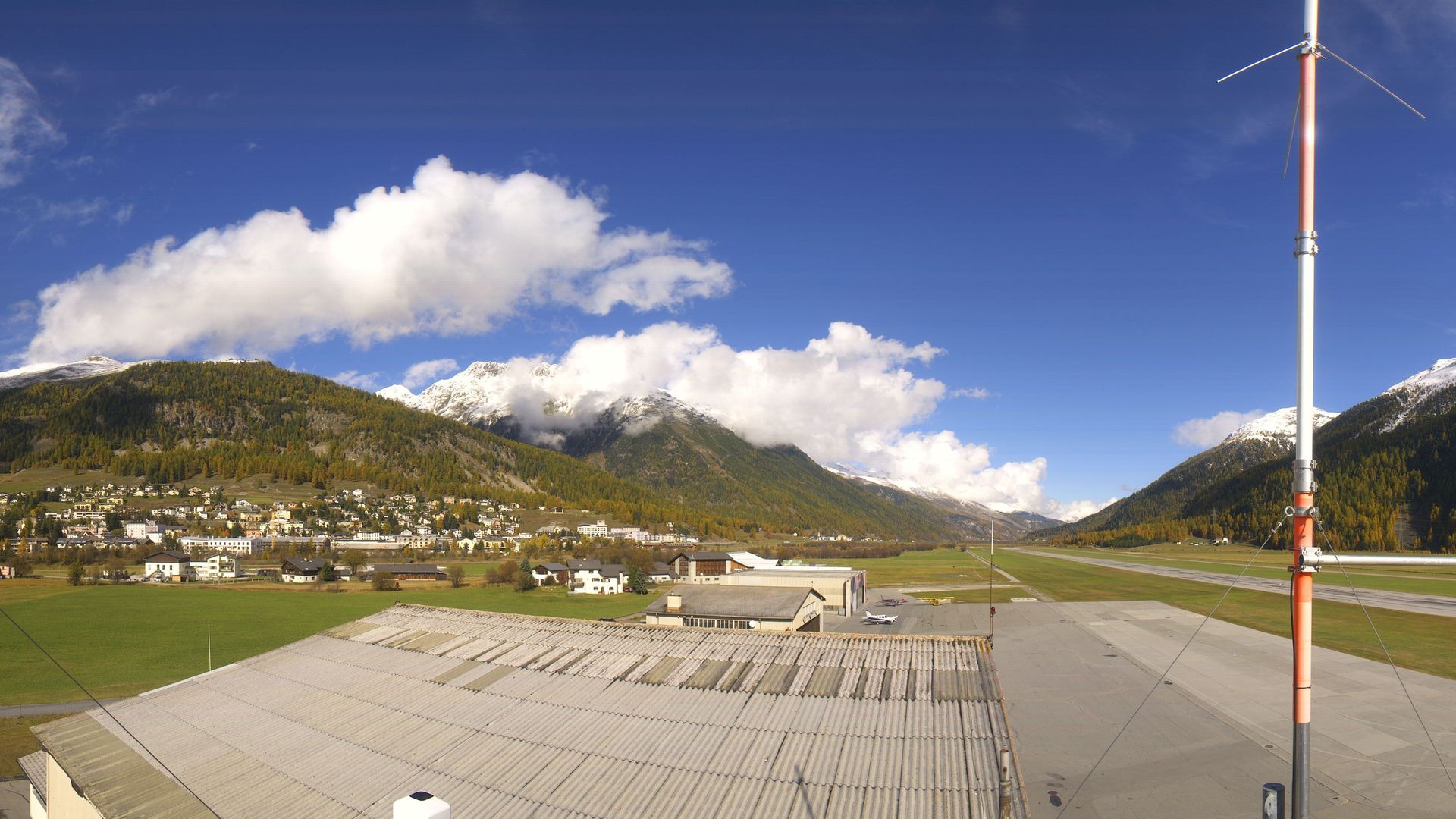 Traffic Cam Samedan: Airport - Chantun Grischun