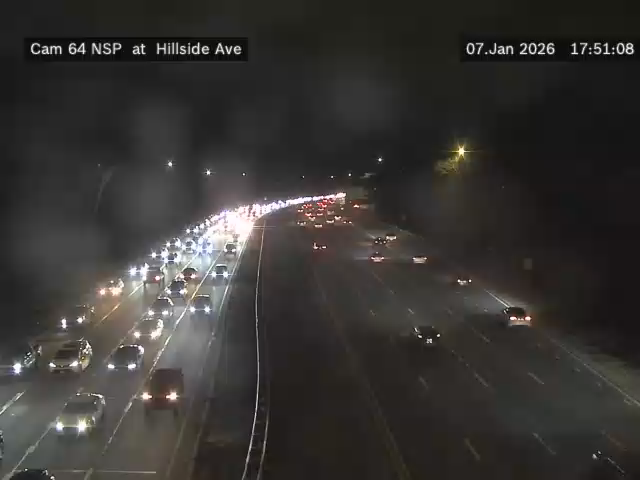 Traffic Cam East Williston › East: NSP at Hillside Ave (Median Cam)