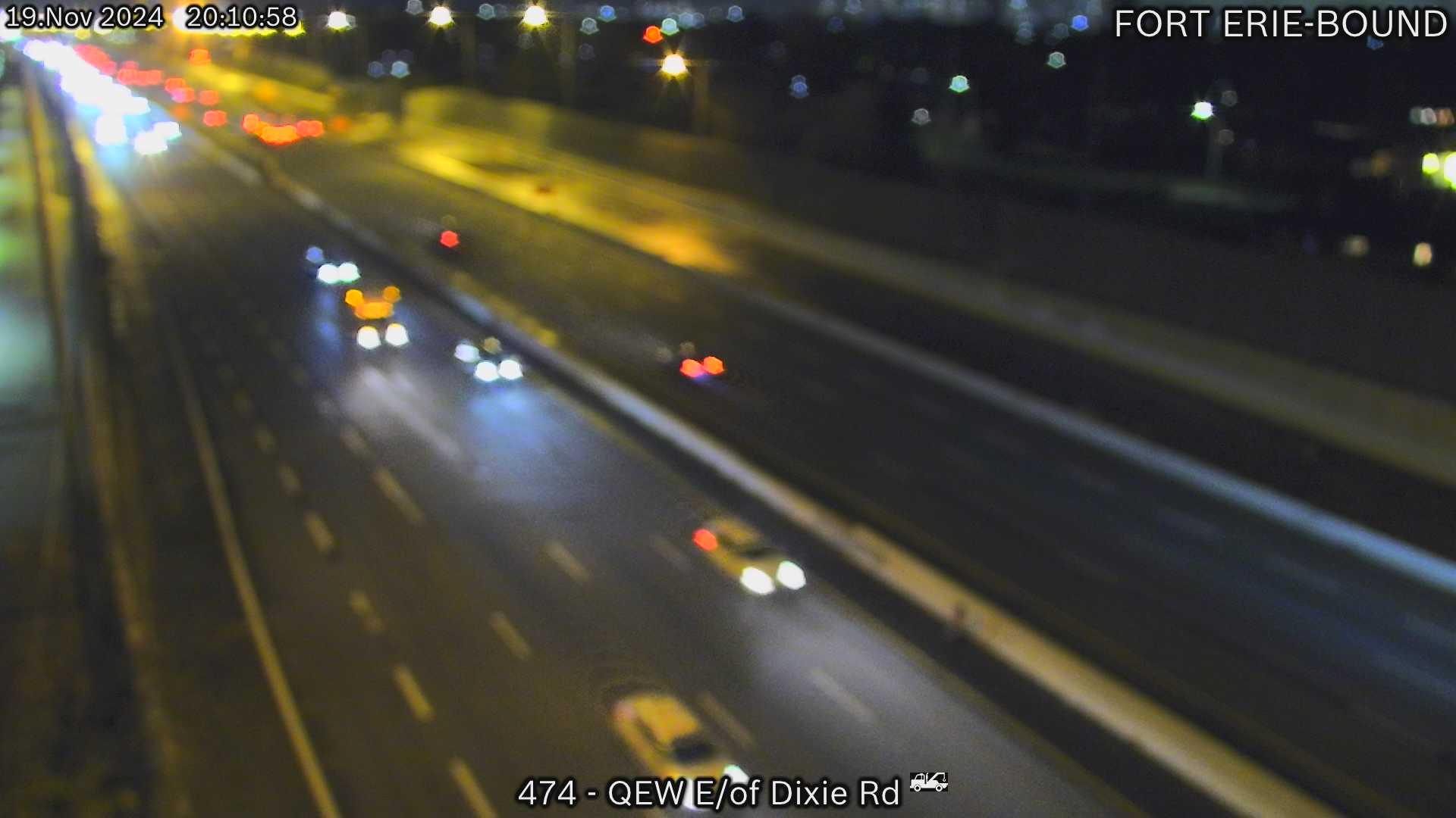 Traffic Cam Orchard Heights: QEW near Etobicoke Creek