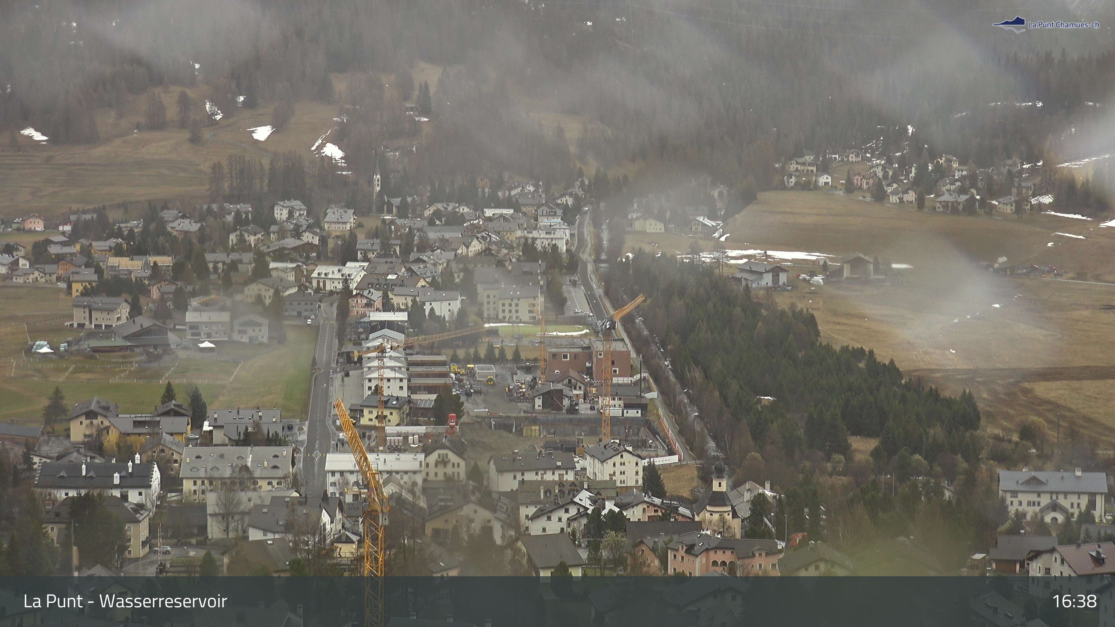 La Punt Chamues-ch: La Punt: Wasserreservoir - Sportplatz