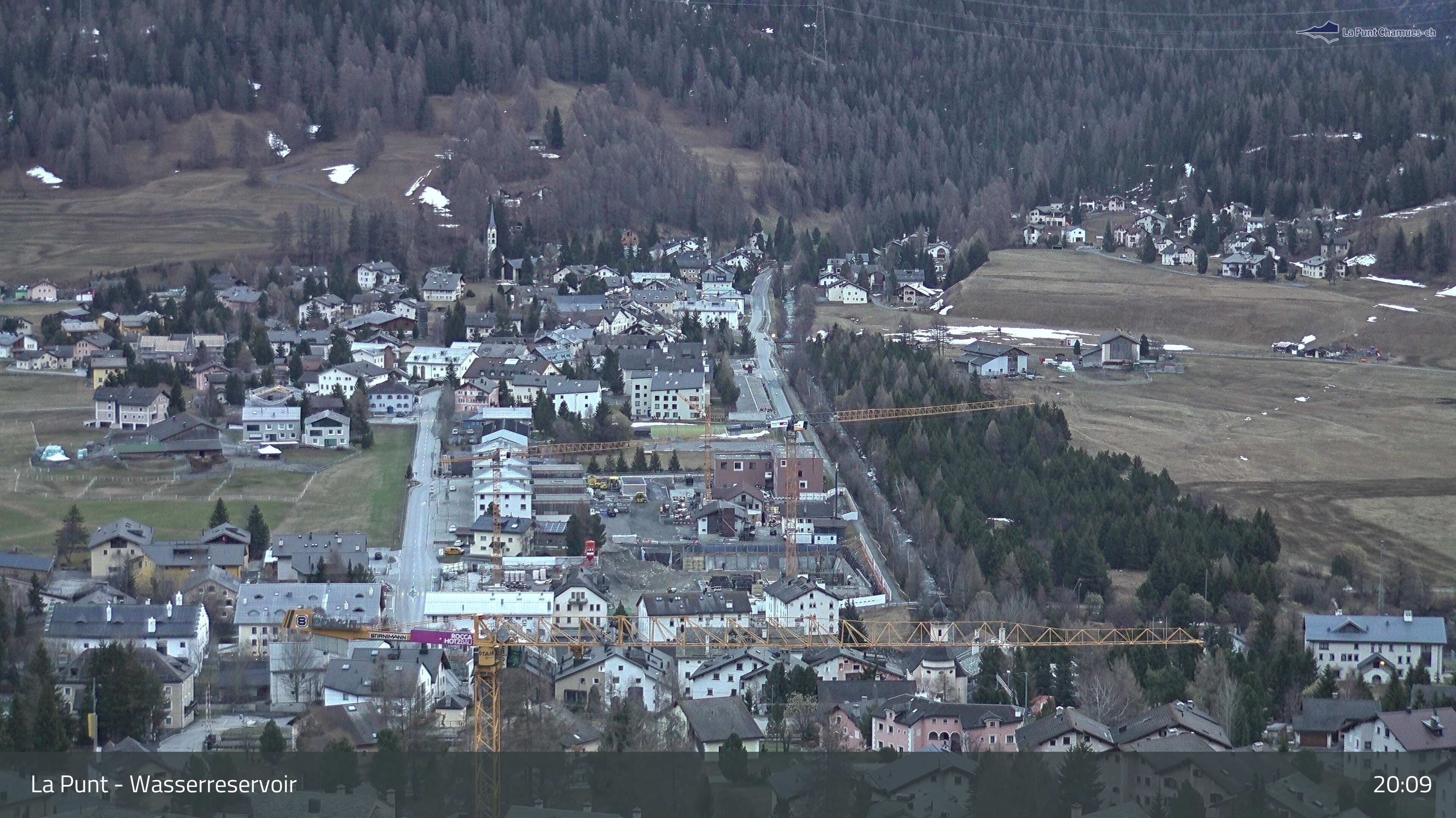 La Punt Chamues-ch: La Punt: Wasserreservoir - Sportplatz