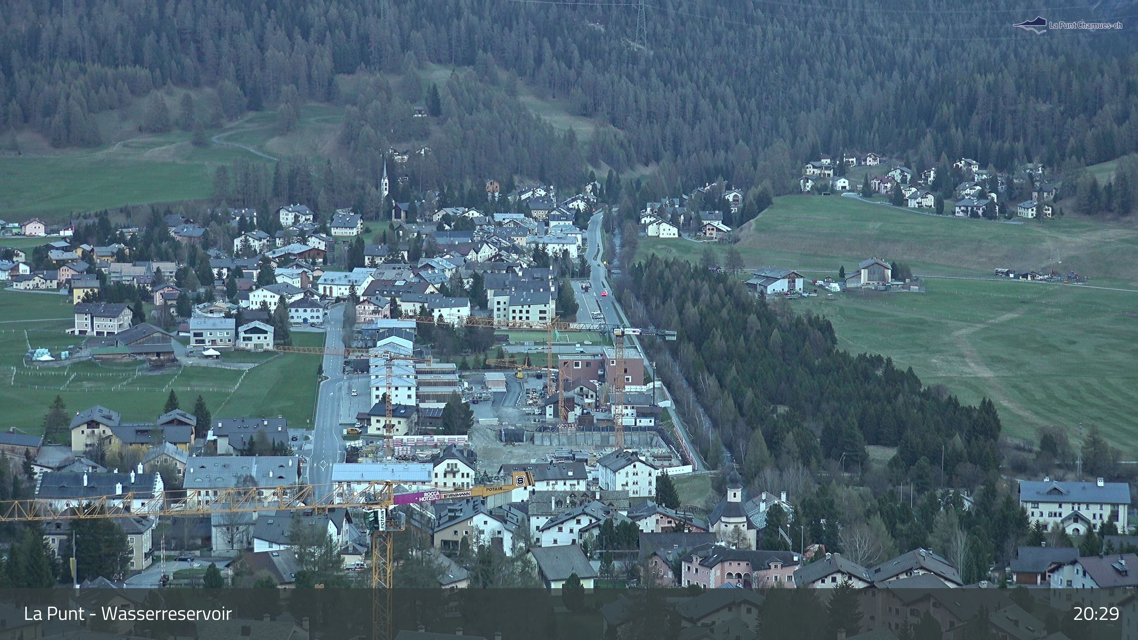 La Punt Chamues-ch: La Punt: Wasserreservoir - Sportplatz