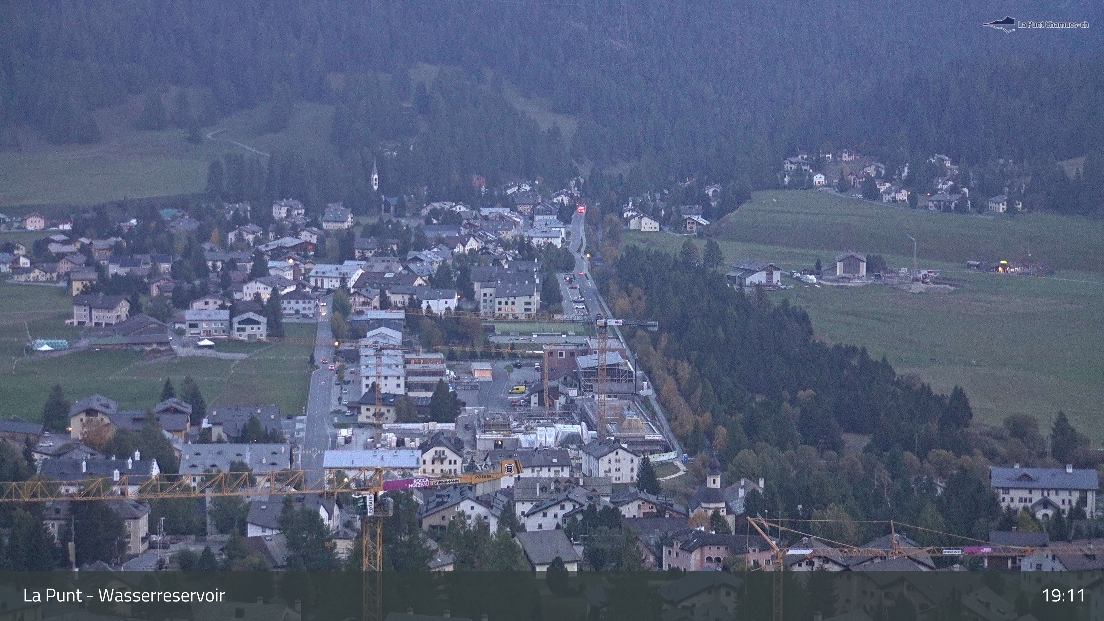 La Punt Chamues-ch: La Punt: Wasserreservoir - Sportplatz