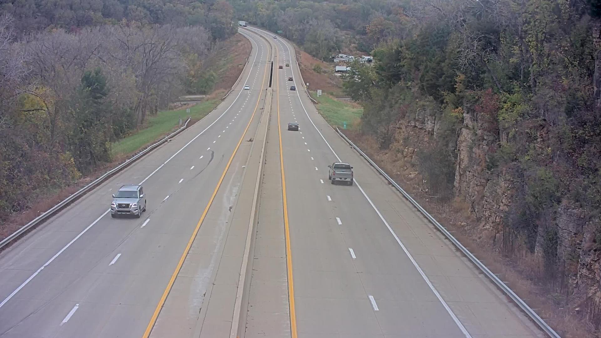 Traffic Cam Ottumwa: AK - US- WB East of E Vine St (IWZ )