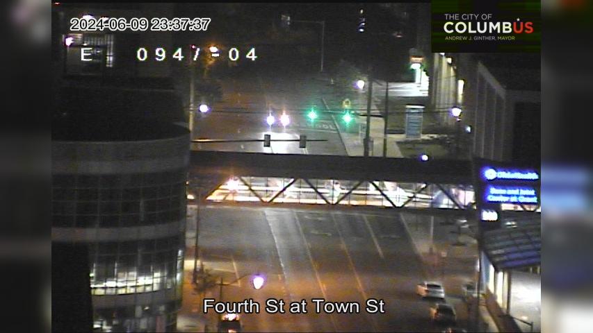 Traffic Cam Downtown: City of Columbus) 4th St at Town St