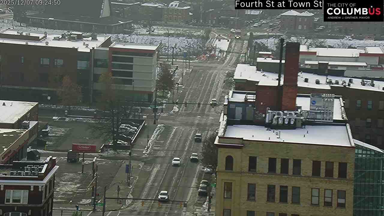 Traffic Cam Downtown: City of Columbus) 4th St at Town St
