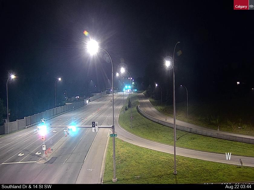 Traffic Cam Pump Hill: Southland Drive - 14 Street SW