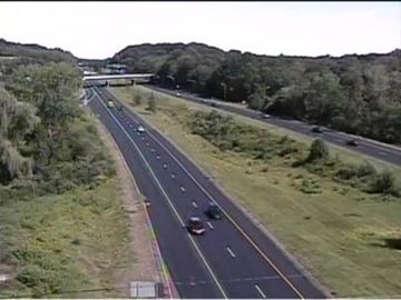 Traffic Cam Cromwell › South: RT 9 Exit 19 & RT 372 Overpass