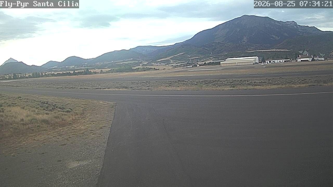 Traffic Cam Santa Cilia: Santa Cilia-Los Pirineos Airport