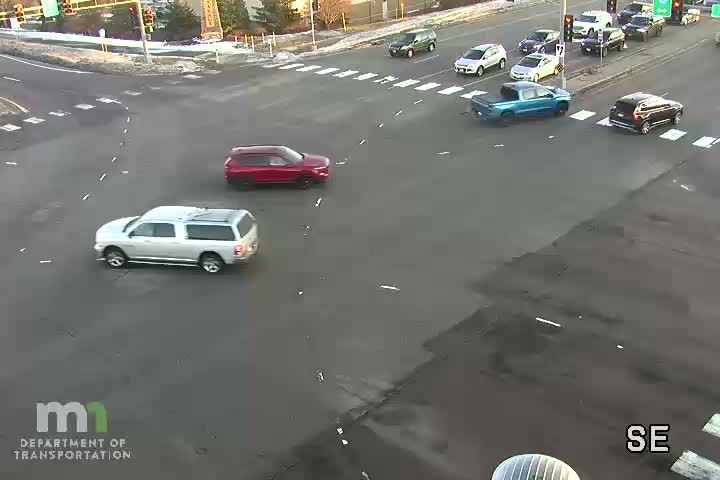 Traffic Cam Savage: T.H.13 SB @ Egan Dr