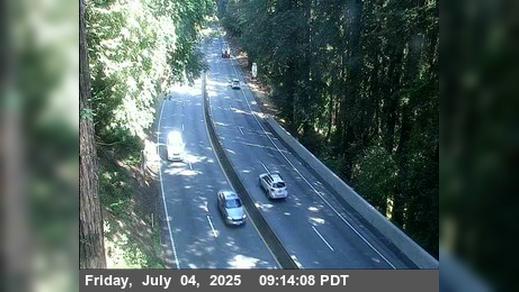 Traffic Cam Chemeketa Park › South: TVB37 -- SR-17 : AT REDWOOD ESTATES RD