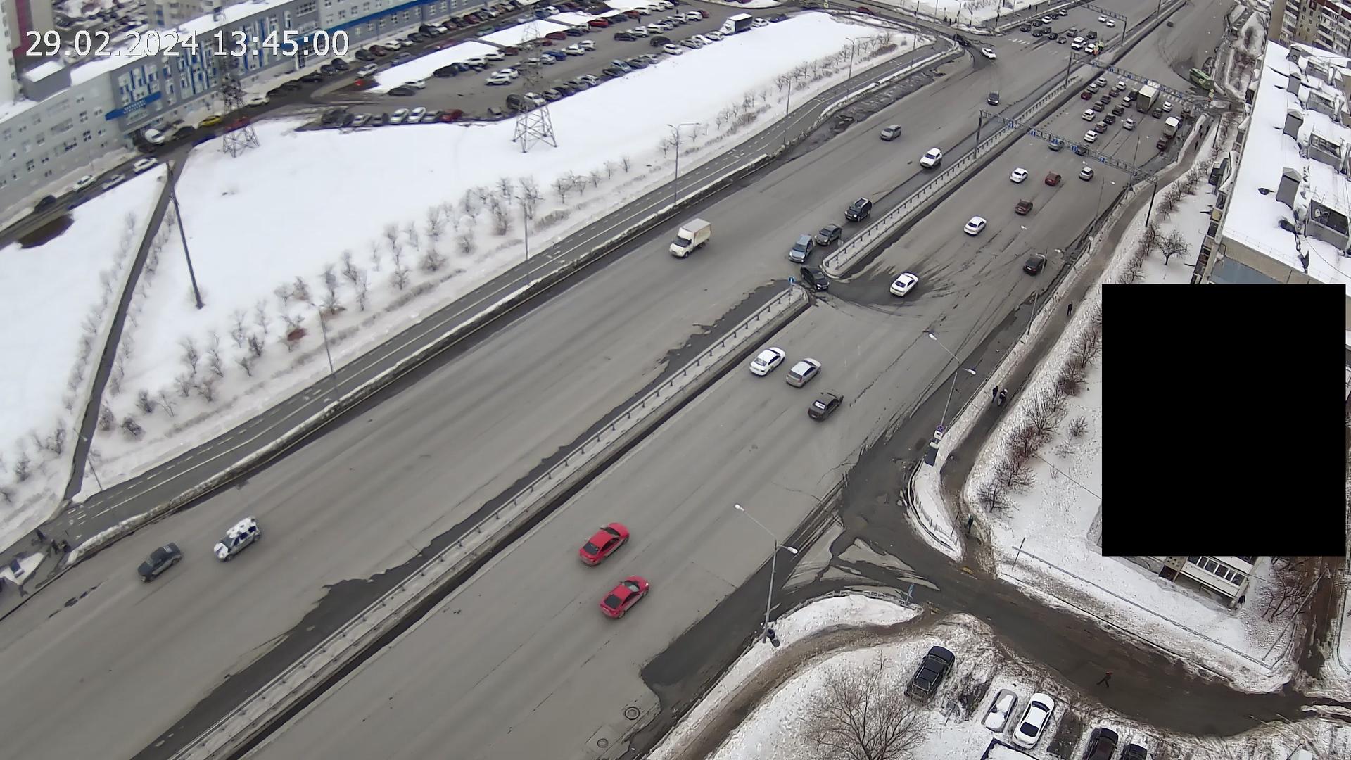 Traffic Cam Tyumen: Монтажников - Янтарная