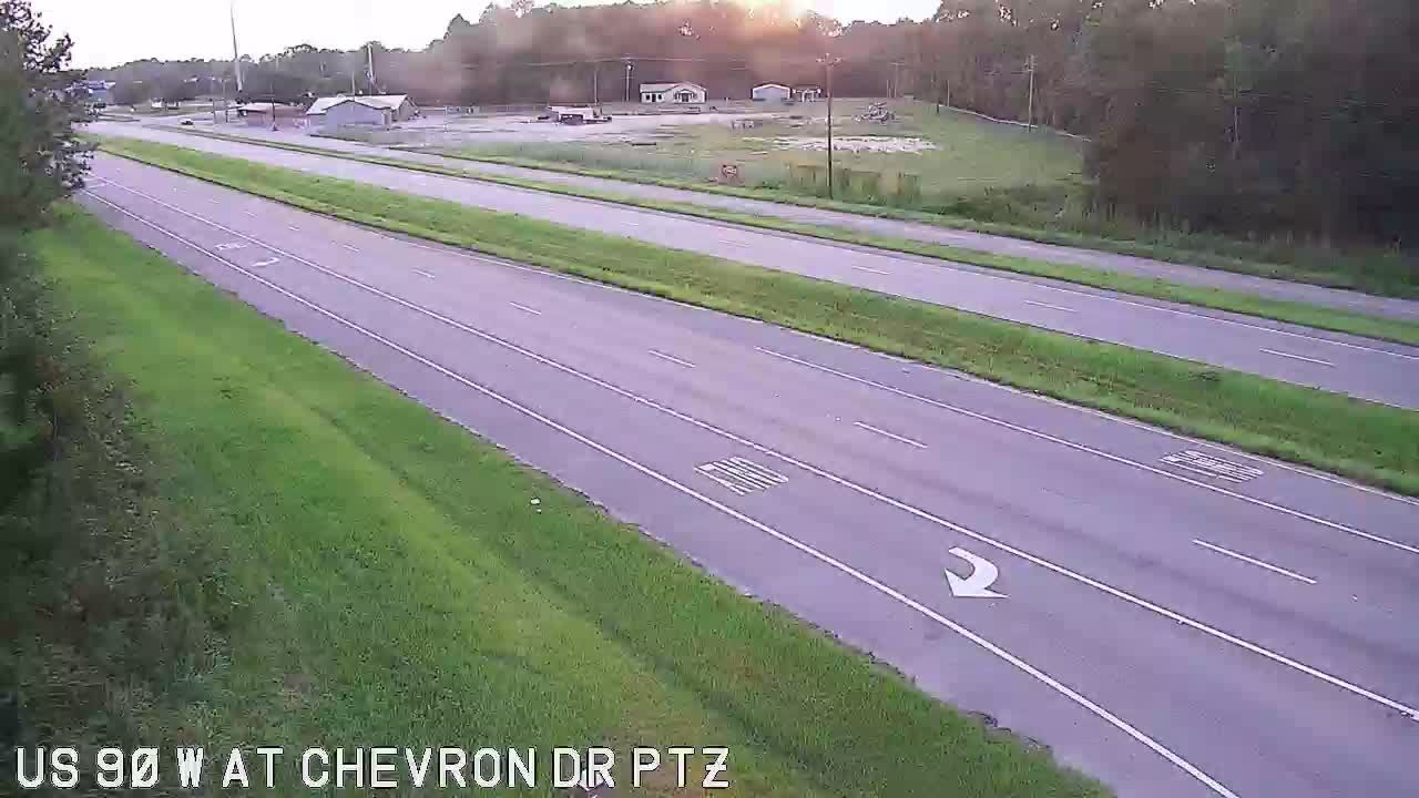 Traffic Cam Kreole: US 90 at Chevron Dr