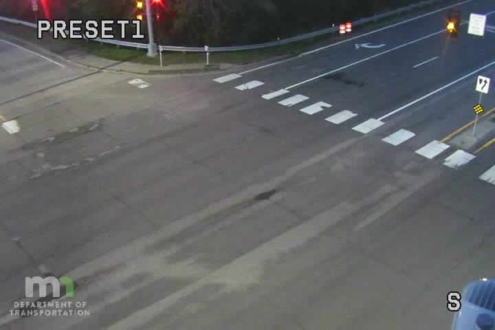 Traffic Cam White Bear Lake: US 61: T.H.61 SB @ White Bear Ave