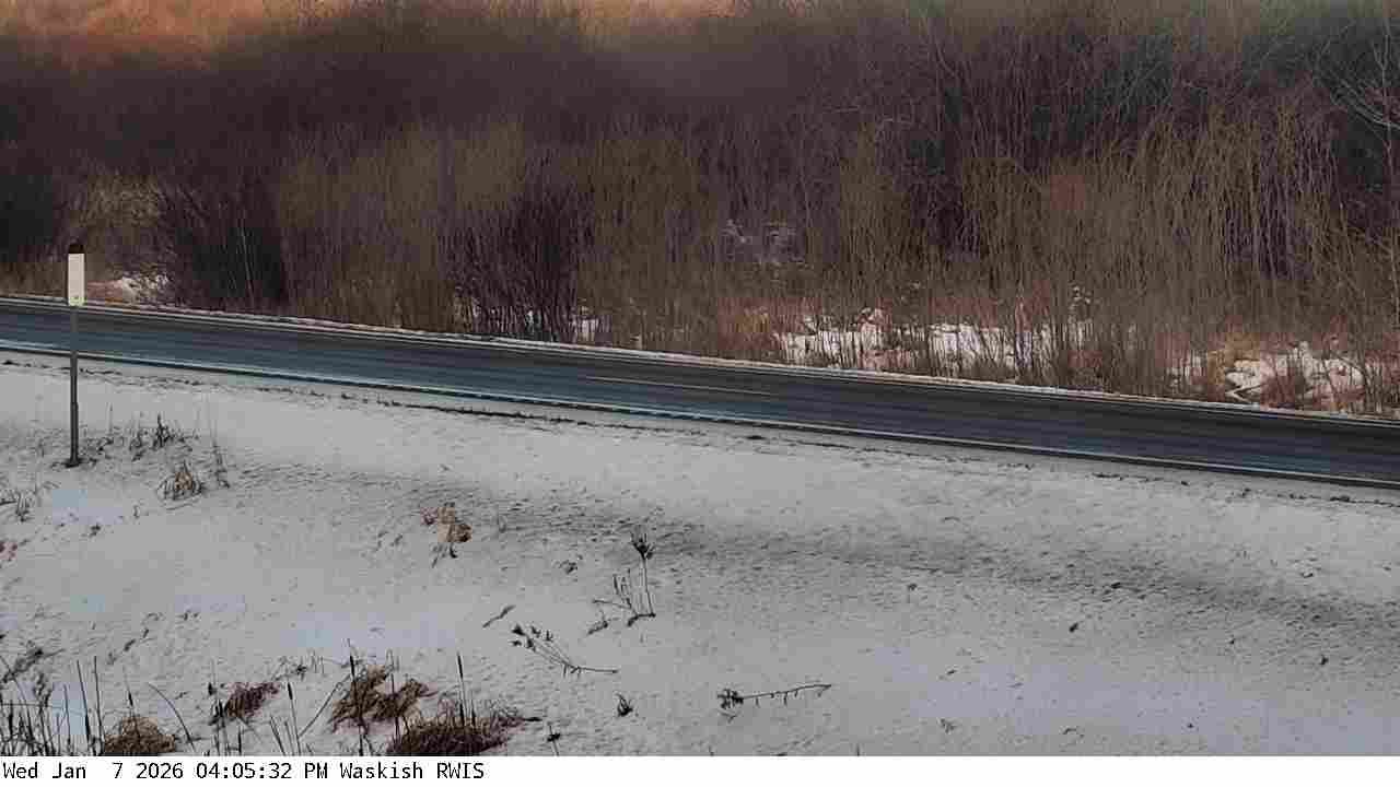 Traffic Cam Waskish: MN 72: T.H.72 - MP 40): T.H.72 - MP 40) View