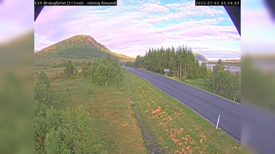 Traffic Cam Tomrefjord: E39 Ørskogfjellet