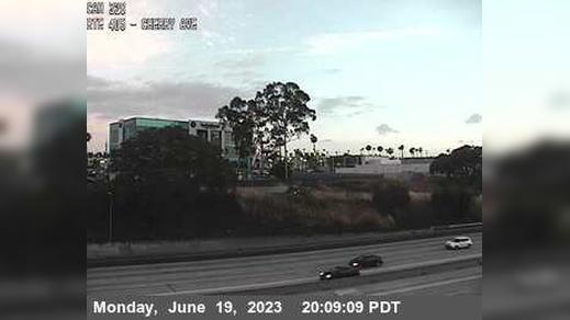 Traffic Cam California Heights › North: I-405 : (328) Cherry