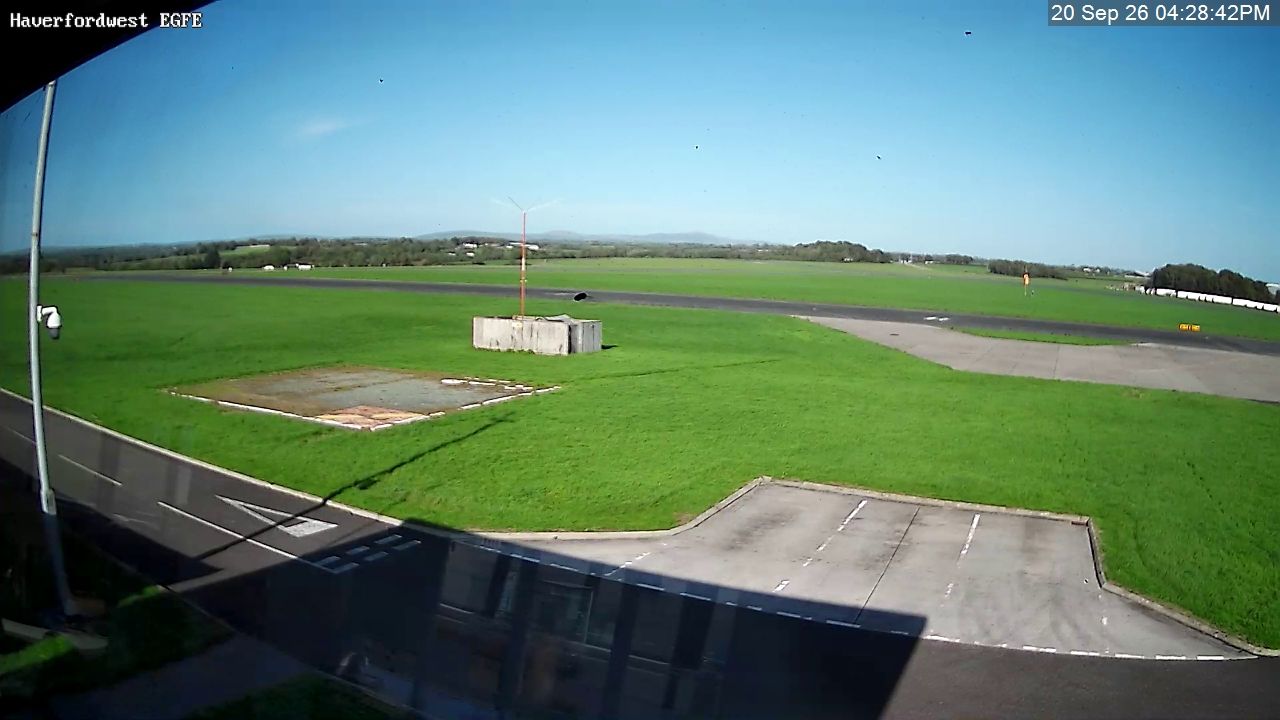 Traffic Cam Treffgarne › North-East: Haverfordwest Airport