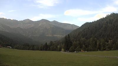 Furtig Eigenthal: Majestic Mountain Views