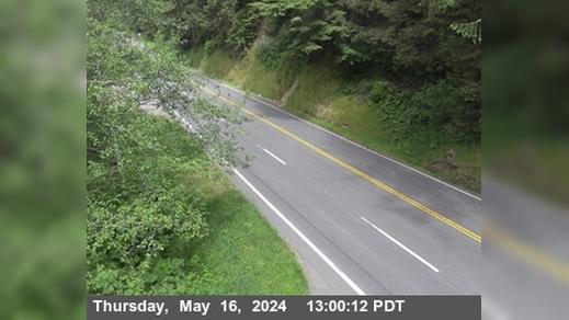 Traffic Cam Crescent City › South: US-101 : North Of Cushing Creek - Looking North (C017)