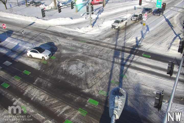 Traffic Cam Saint Louis Park: T.H.7 EB @ Texas Ave
