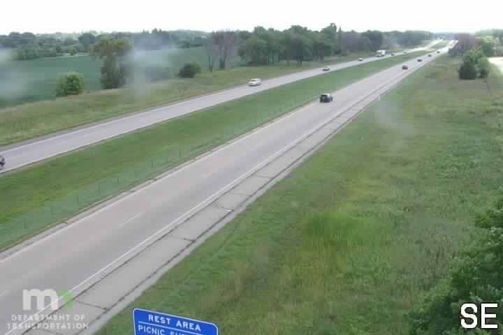 Traffic Cam Eidswold: I-35: I-35 SB (MP 76.1)