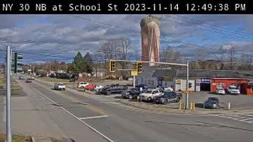 Traffic Cam Mayfield › South: Route 30 @ School St
