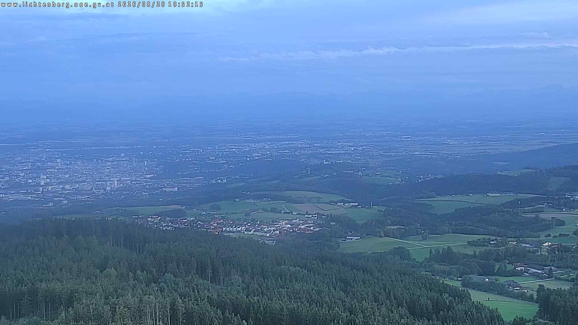 Traffic Cam Lichtenberg › South: Pöstlingbergbahn Bergstation - Linz - Alps