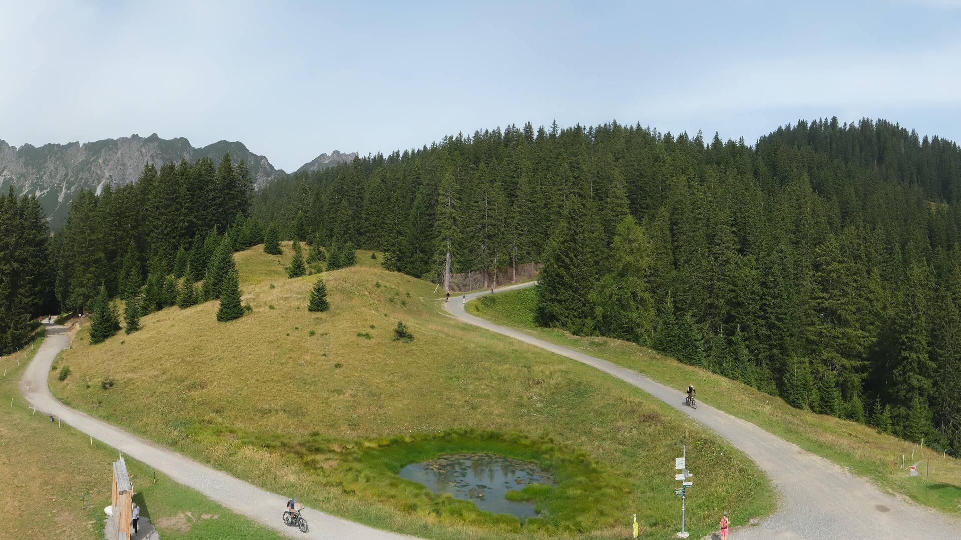 Traffic Cam Gemeinde Brand: Brandnertal - Panoramabahn Burtschasattel