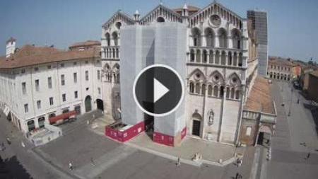 Webcam Ferrara, Piazza Cattedrale - Skyline Webcams