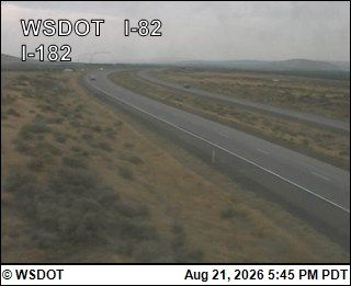 Traffic Cam Badger › North: I-82 at MP 102.5: I-182 Interchange