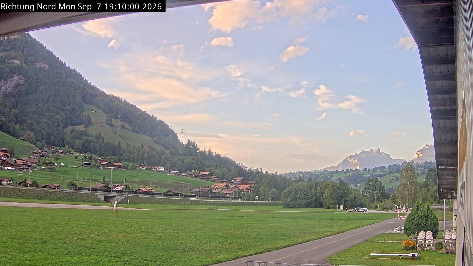Reichenbach im Kandertal › Norden: Skydive by OUTDOOR - Air Base Drop Zone - Fluggruppe Reichenbach