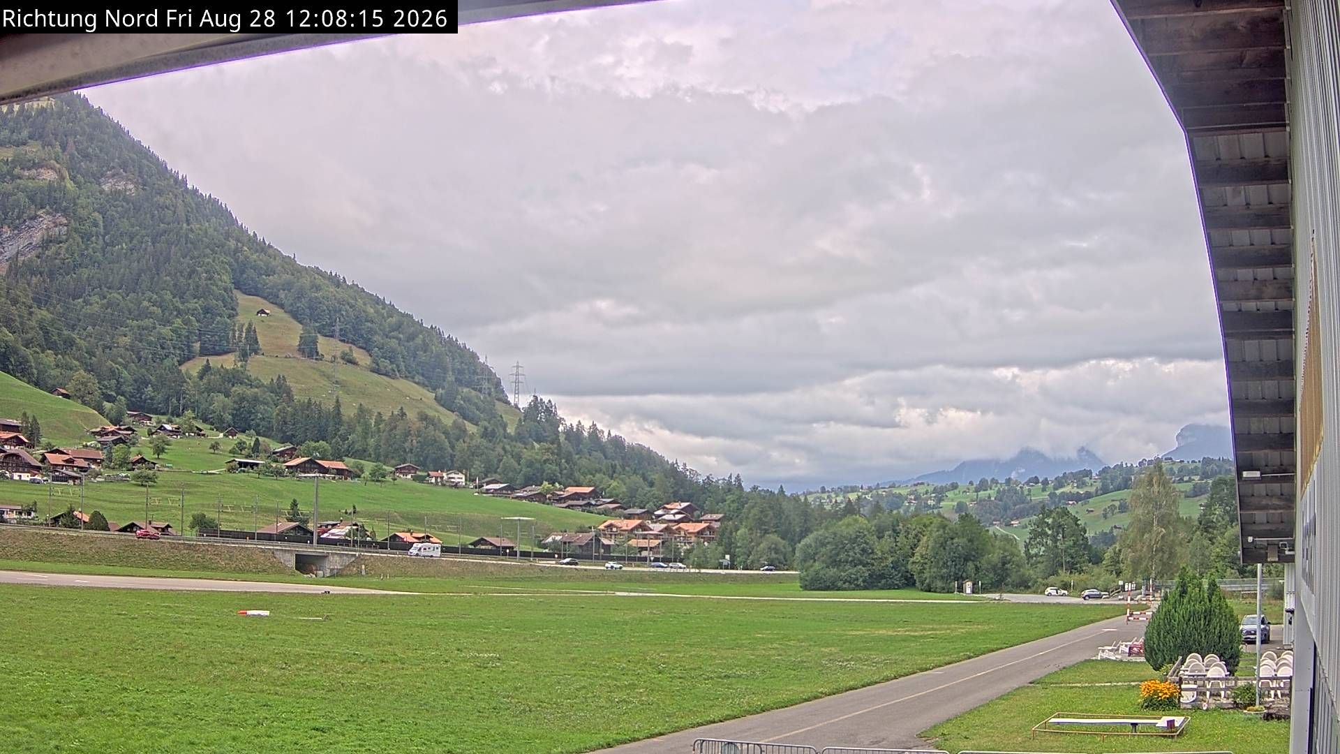 Reichenbach im Kandertal › Norden: Skydive by OUTDOOR - Air Base Drop Zone - Fluggruppe Reichenbach