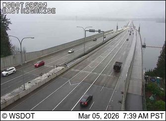 Traffic Cam Clyde Hill: SR 520 at MP 4: East Highrise