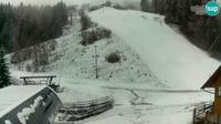 Dernière vue de jour à partir de Rovte v Selški Dolini: Ski resort Stari Vrh − Lower station