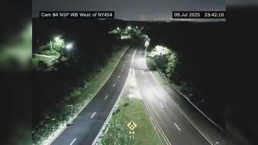 Traffic Cam Northport › West: NSP Westbound west of NY 454 overpass
