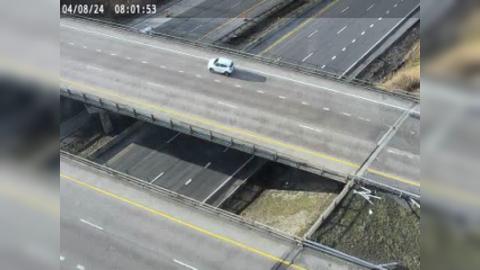 Traffic Cam North Syracuse › South: I- north of Exit  (I--)