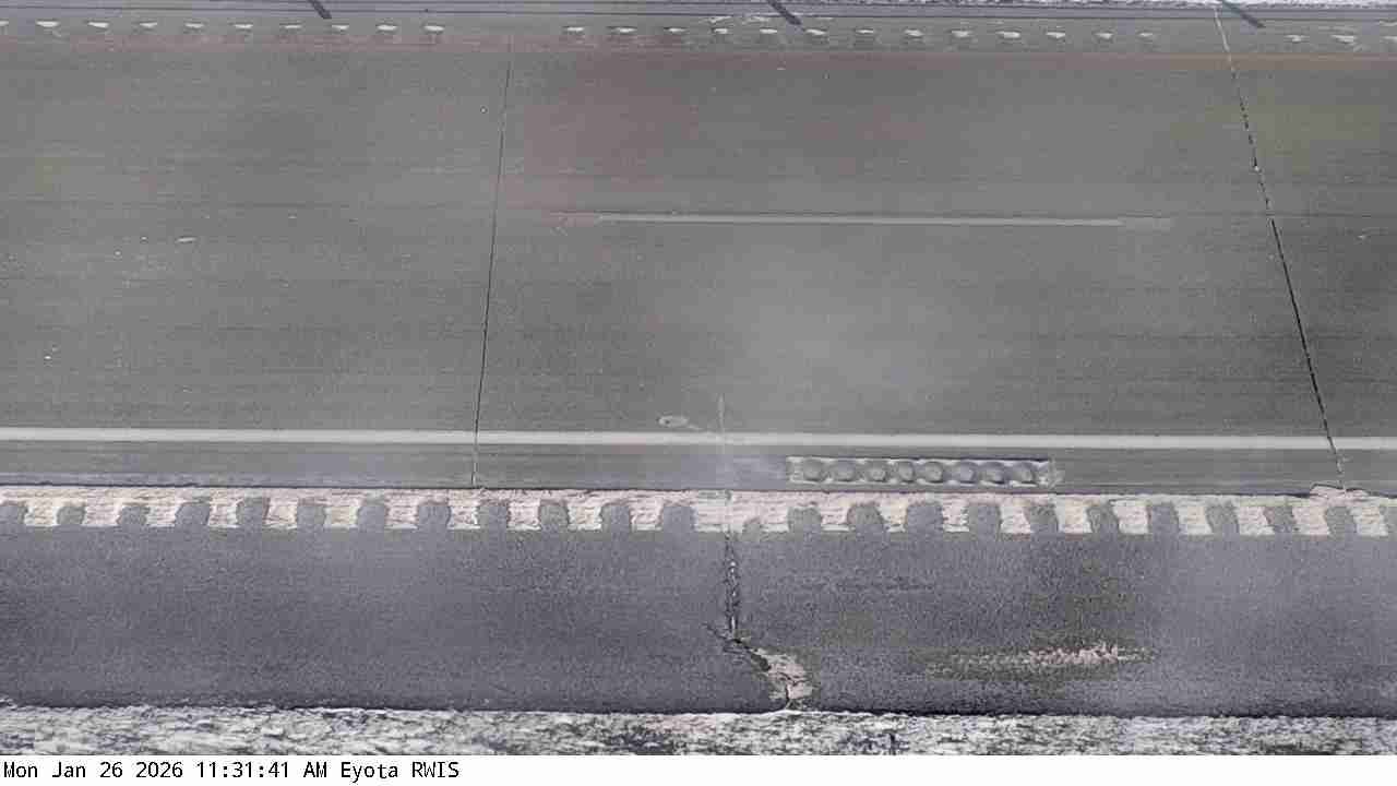 Traffic Cam Eyota: I-90: I-90 - MP 226): I-90 - MP 226) View