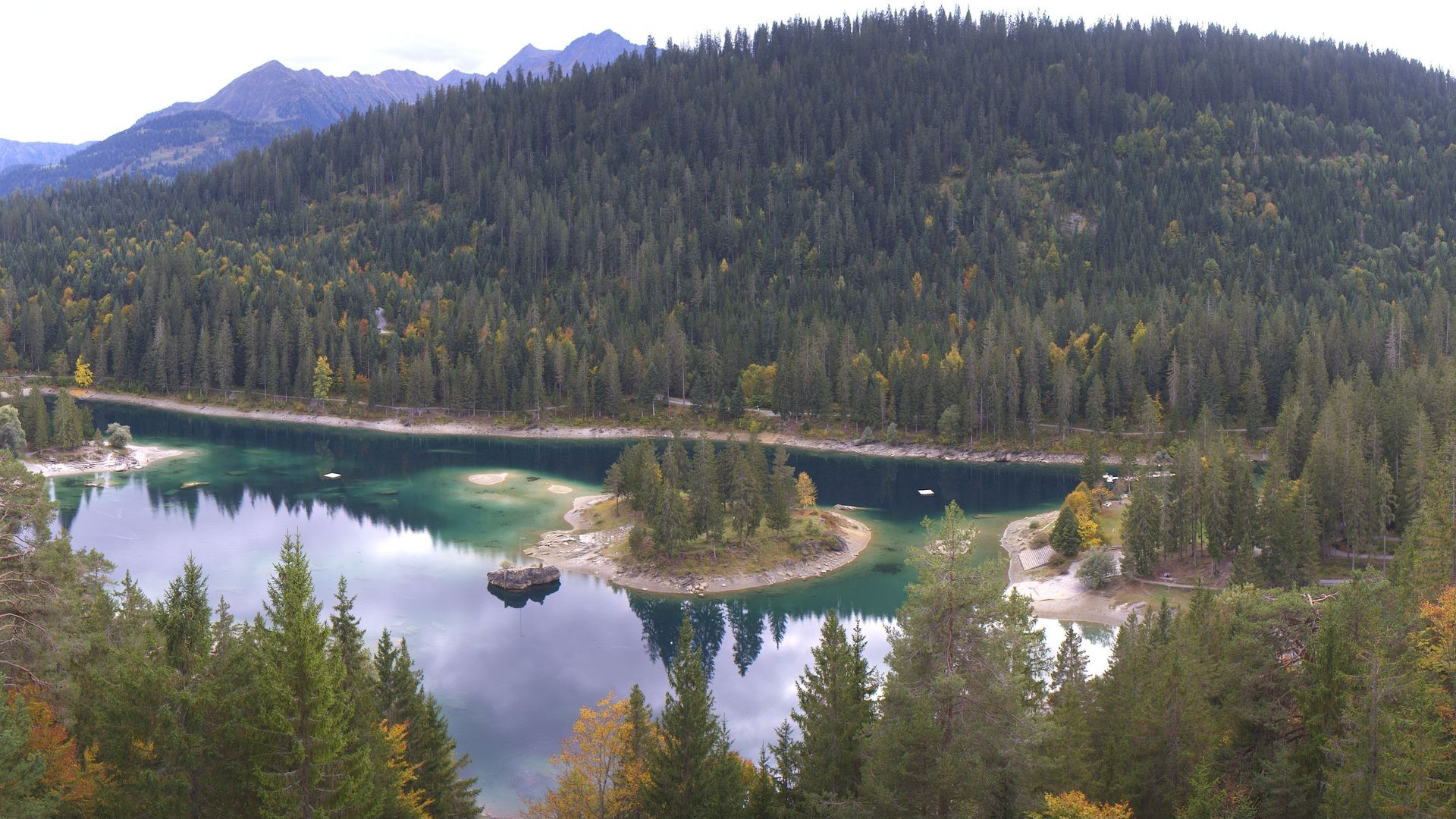 Traffic Cam Flims: Caumasee - Insel