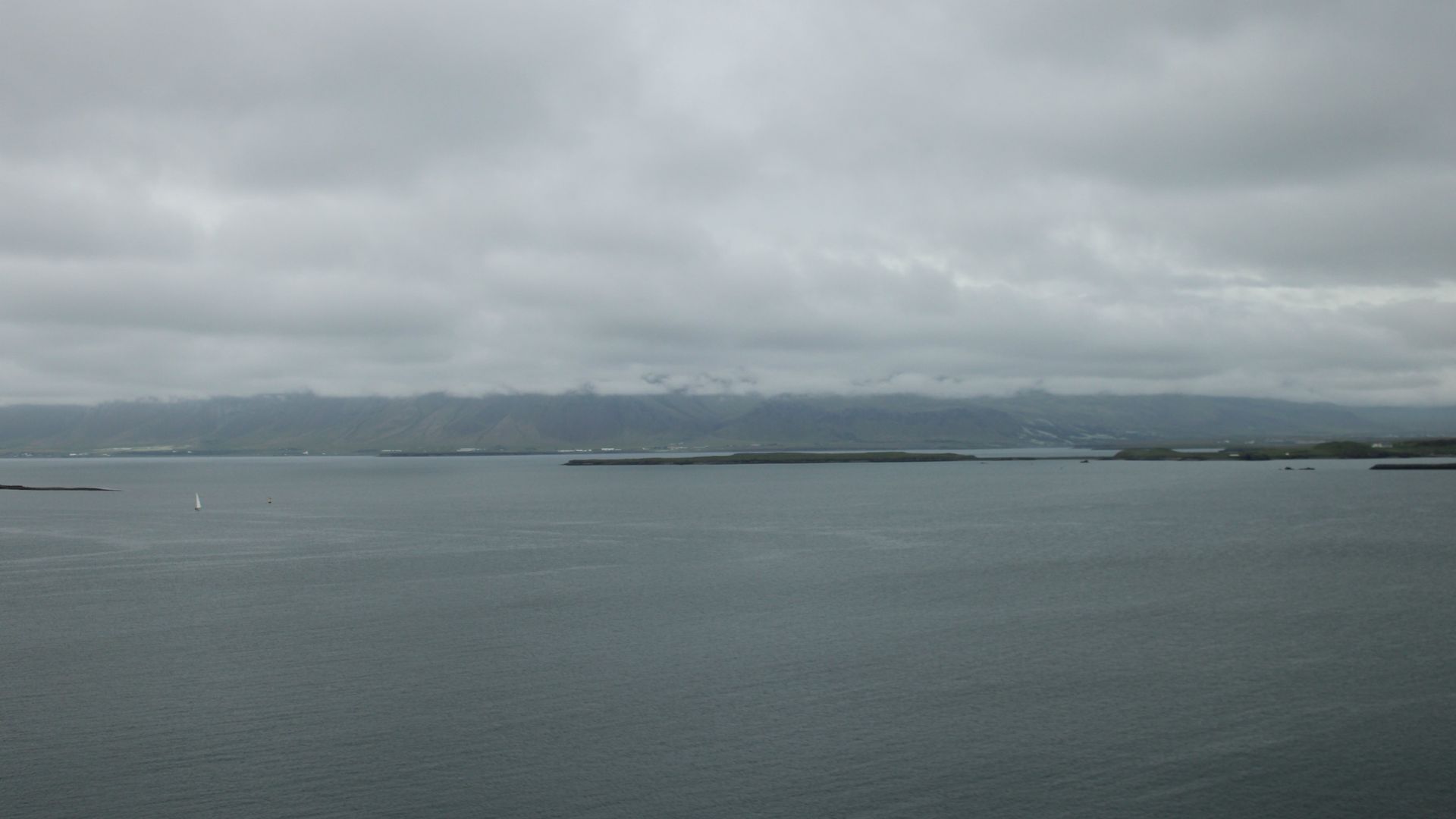 Traffic Cam Reykjavik: Mt Esja