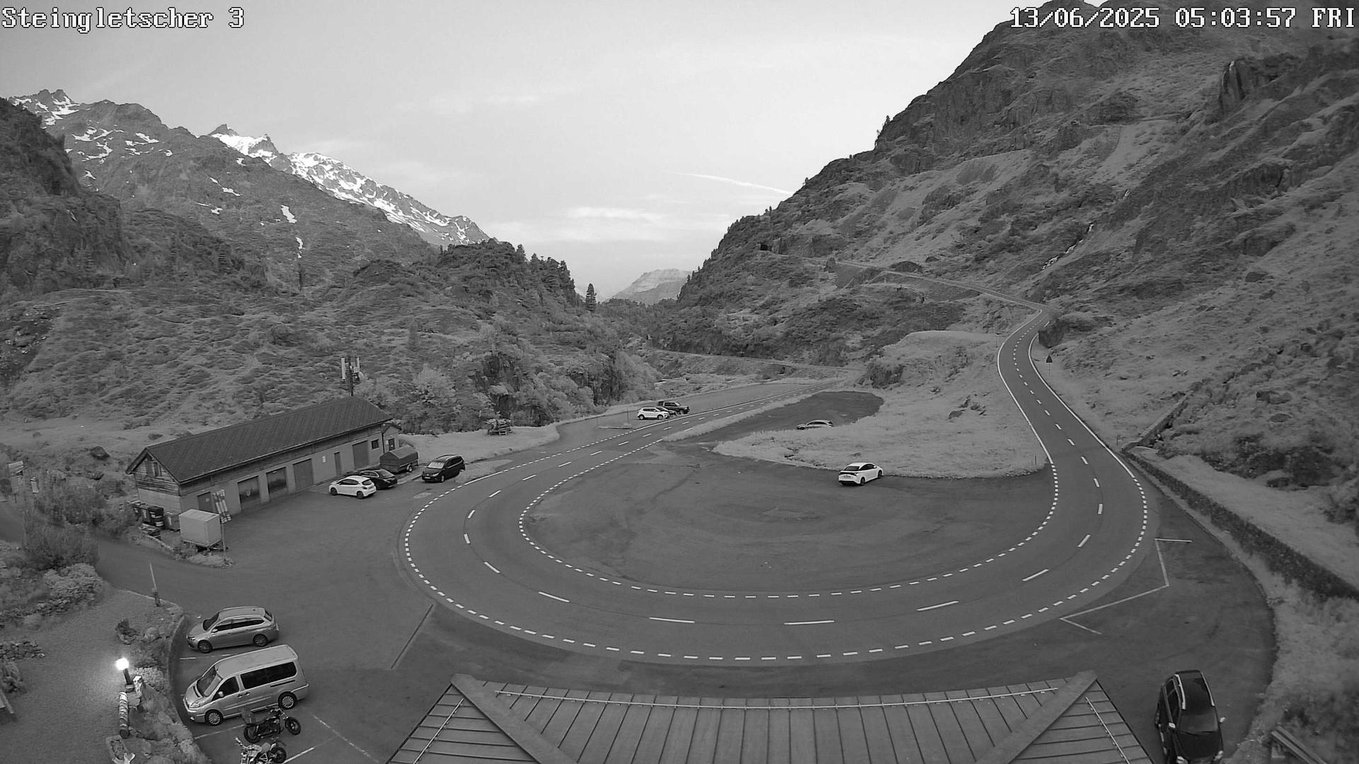 Innertkirchens Mountain and Traffic Webcam