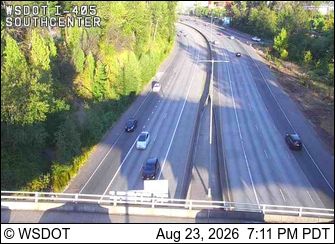 Traffic Cam Burien: I-405 at MP 0.3: Southcenter