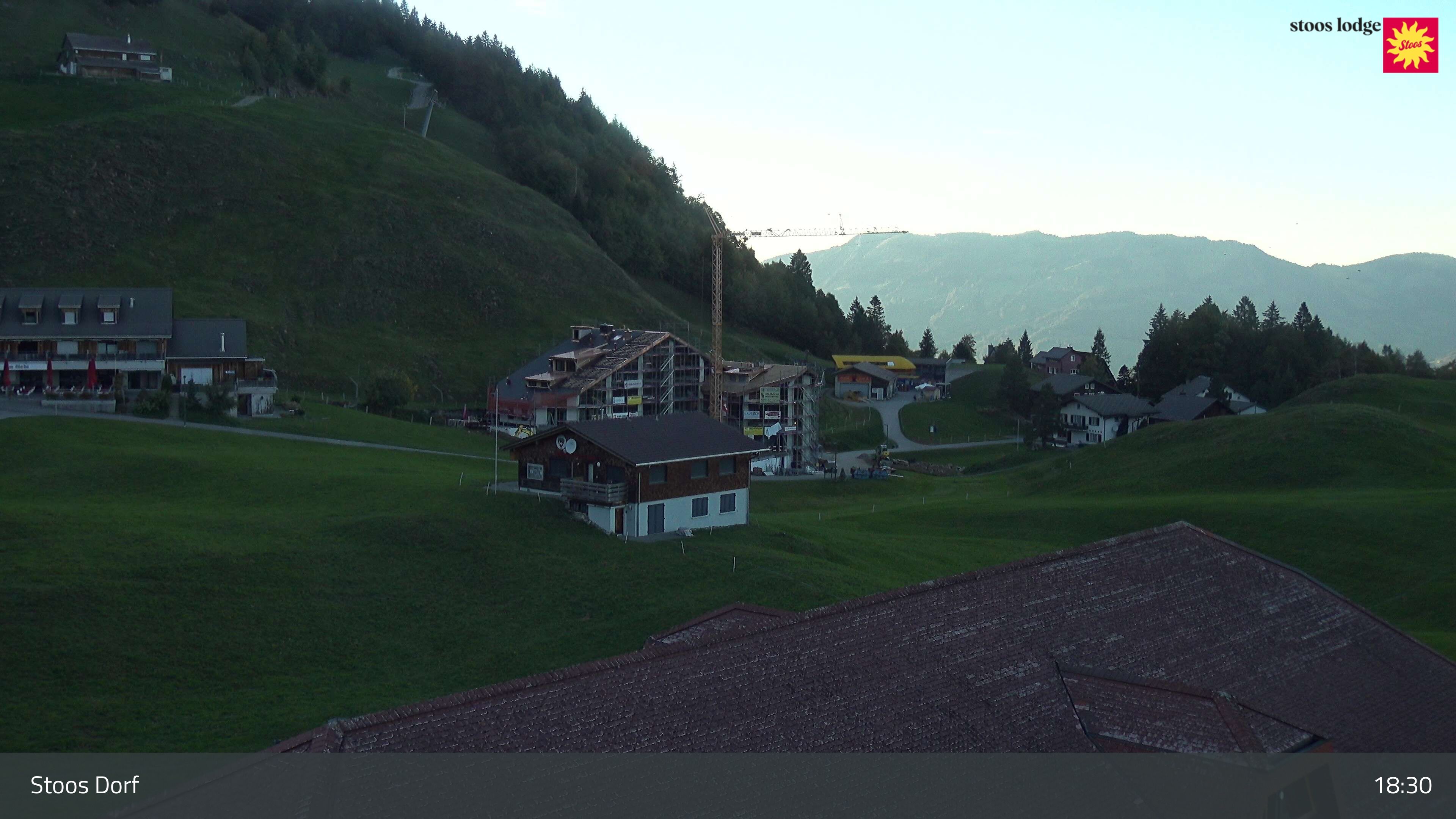 Stoos SZ › Nordwesten: Bounce Circus Fronalphalle Stoos - Schweizer Skischule Stoos - Stoos(Sesselbahn Fronalpstock)