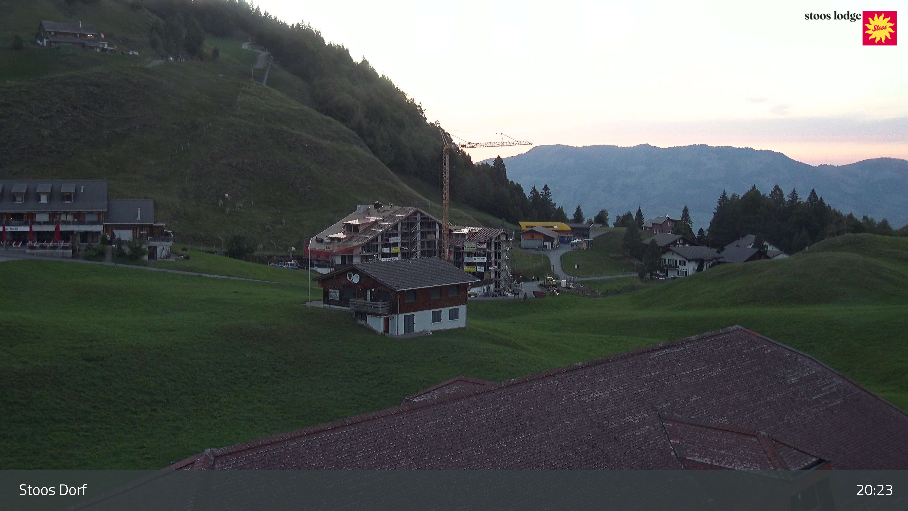 Stoos SZ › Nordwesten: Bounce Circus Fronalphalle Stoos - Schweizer Skischule Stoos - Stoos(Sesselbahn Fronalpstock)