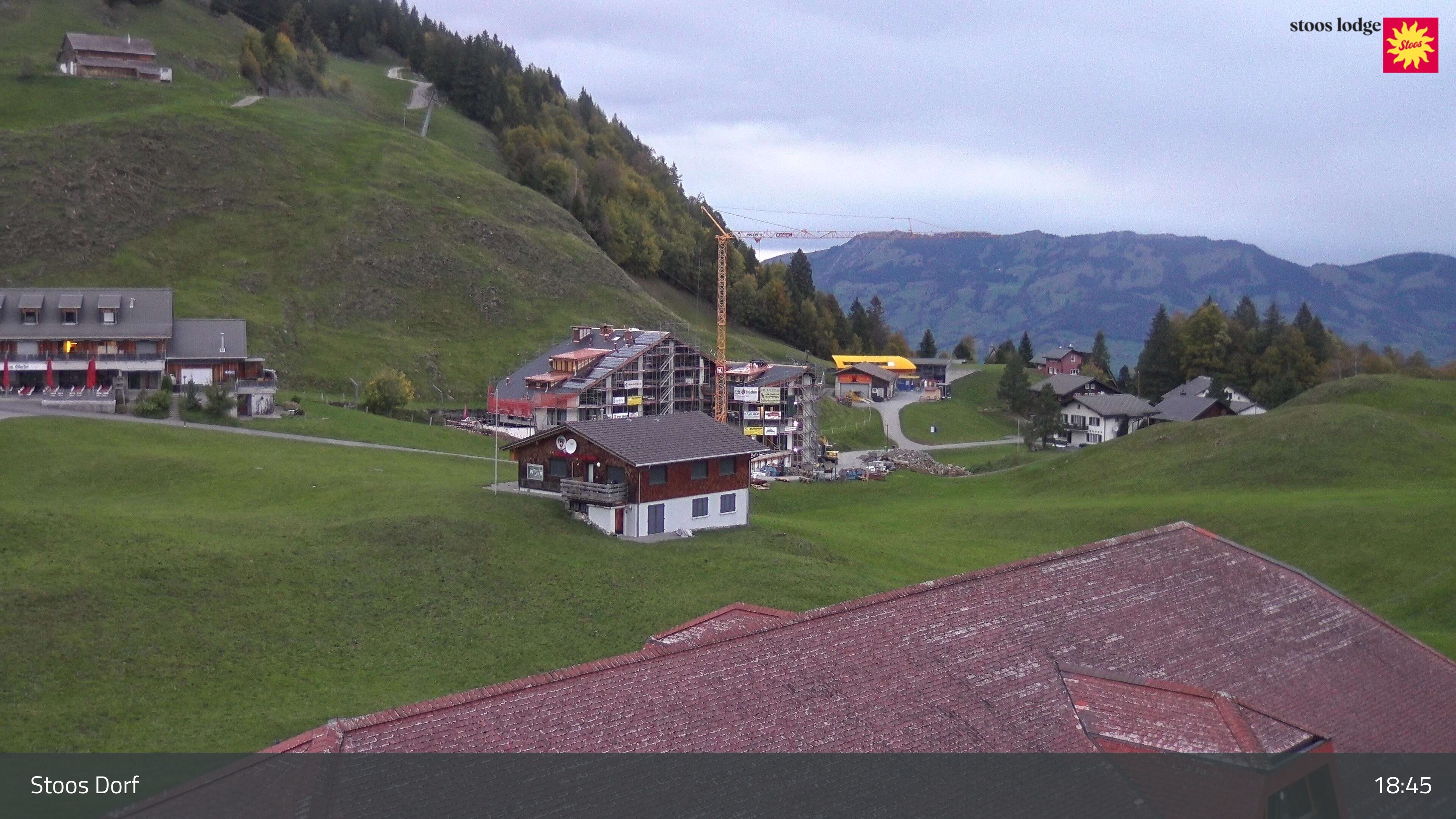 Stoos SZ › Nordwesten: Bounce Circus Fronalphalle Stoos - Schweizer Skischule Stoos - Stoos(Sesselbahn Fronalpstock)