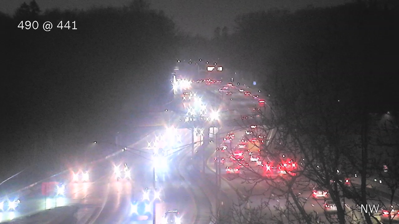 Traffic Cam Penfield › West: I-490 at NY 441 (Linden Ave)
